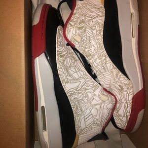 Jordans 2 different pair